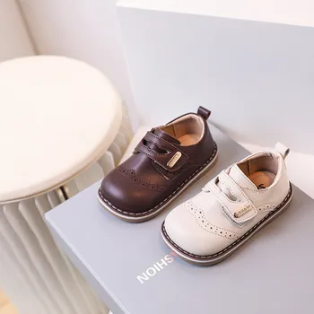 2023 Детская обувь в стиле ретро, новая прогулочная обувь для маленьких девочек на мягкой подошве, обувь в британском стиле для мальчиков, одиночные туфли 0-3 лет